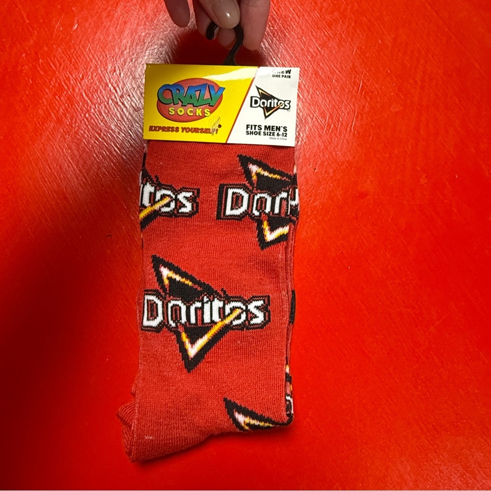NWT EXPRESS YOURSELF CRAZY SOCKS NACHO CHEESE DORITOS CHIPS RED SOCKS SIZE 6-12